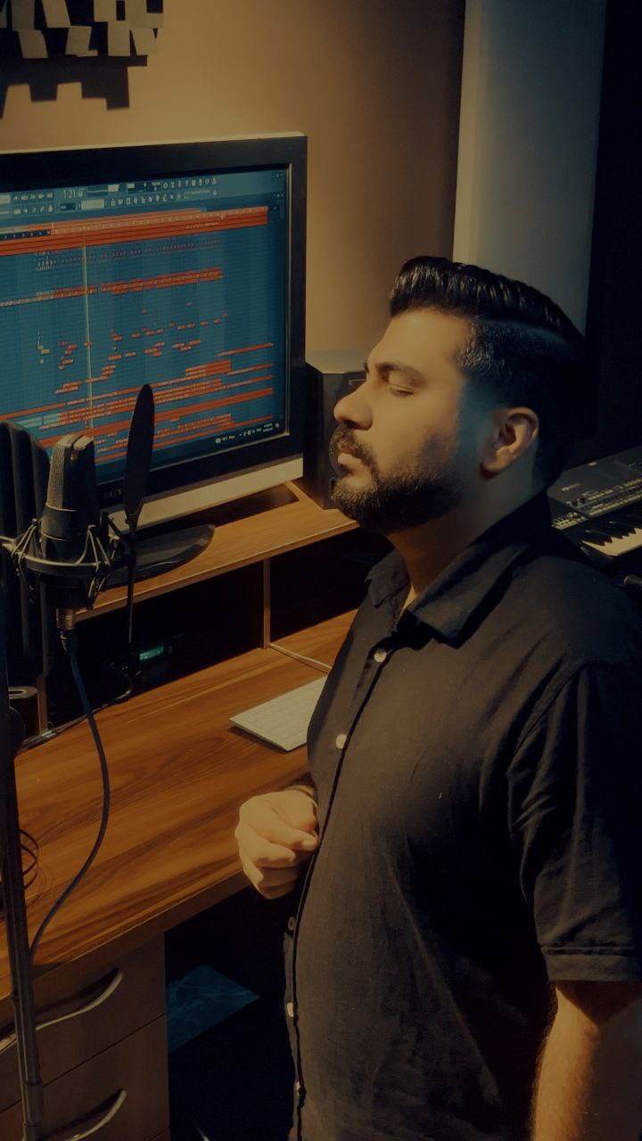 دانلود آهنگ بنام ستاره روجا با صدای امید آیین