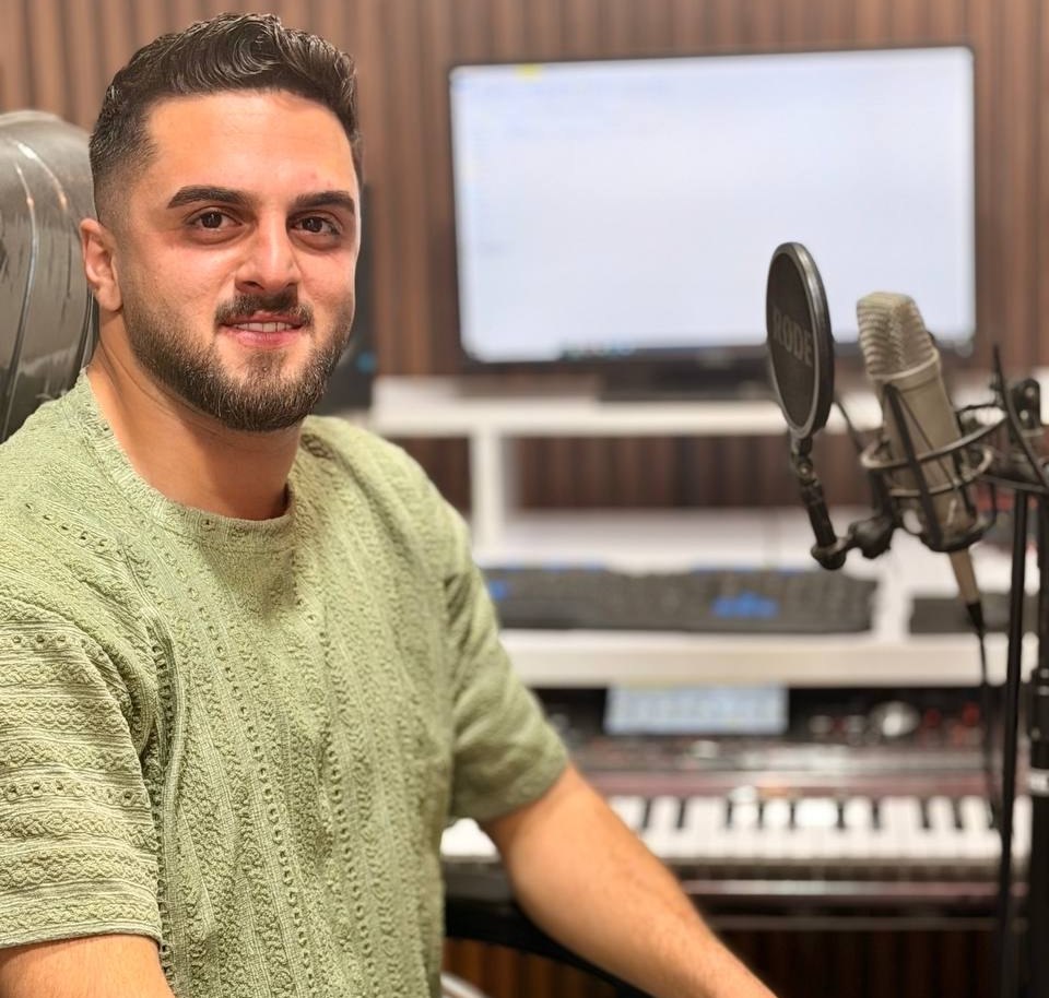 دانلود آهنگ  لب و دهن با صدای آرمین زارعی