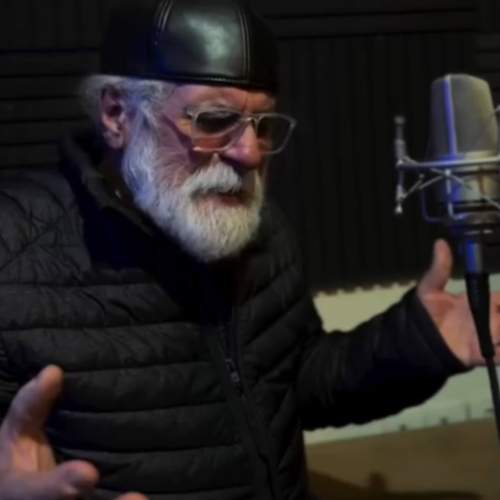 دانلود آهنگ بنام خبر اومد با صدای مینا مینیاتور